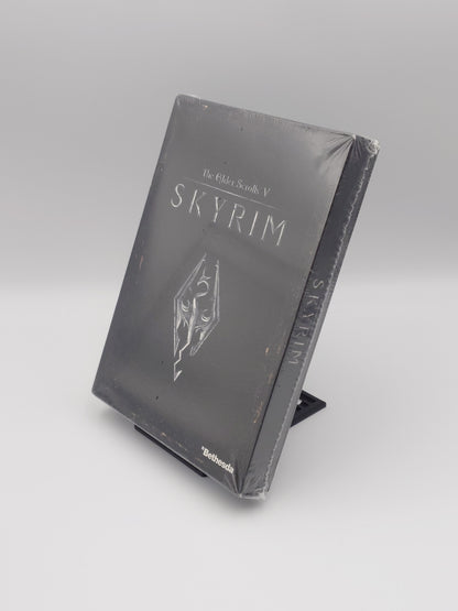 The Elder Scrolls V: Skyrim – Collector's Edition with Custom Acrylic Display Case (Xbox 360, PAL) – Factory Sealed