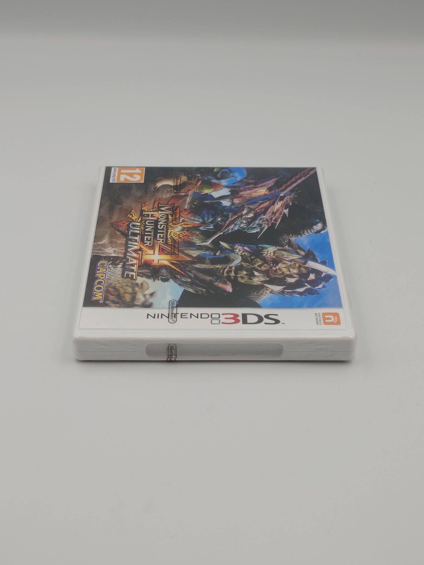 Monster Hunter 4 Ultimate (Nintendo 3DS, UKV) - Factory Sealed