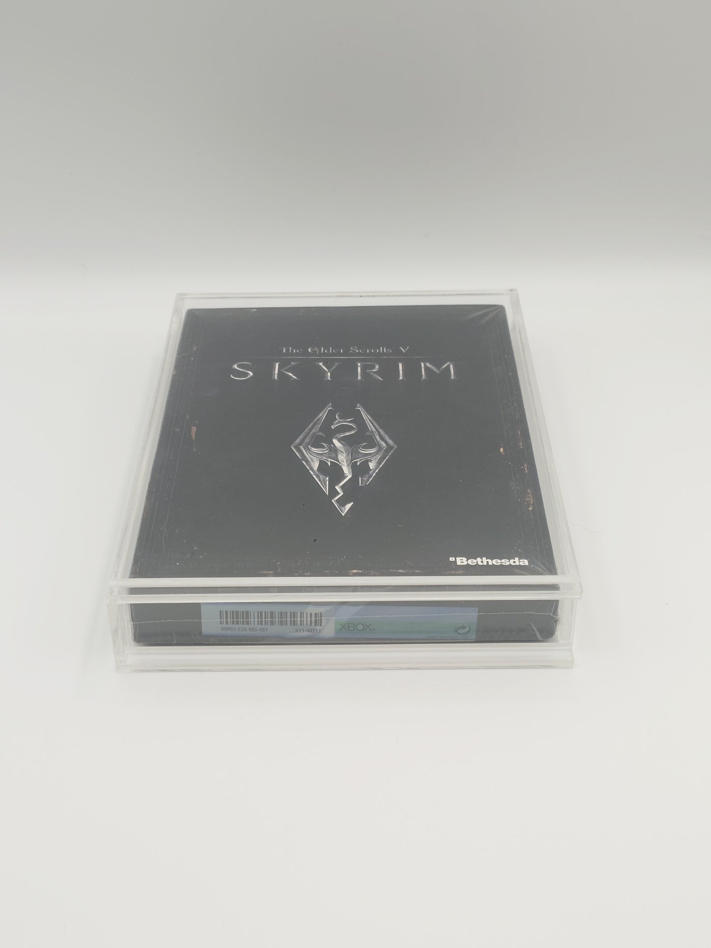 The Elder Scrolls V: Skyrim – Collector's Edition with Custom Acrylic Display Case (Xbox 360, PAL) – Factory Sealed