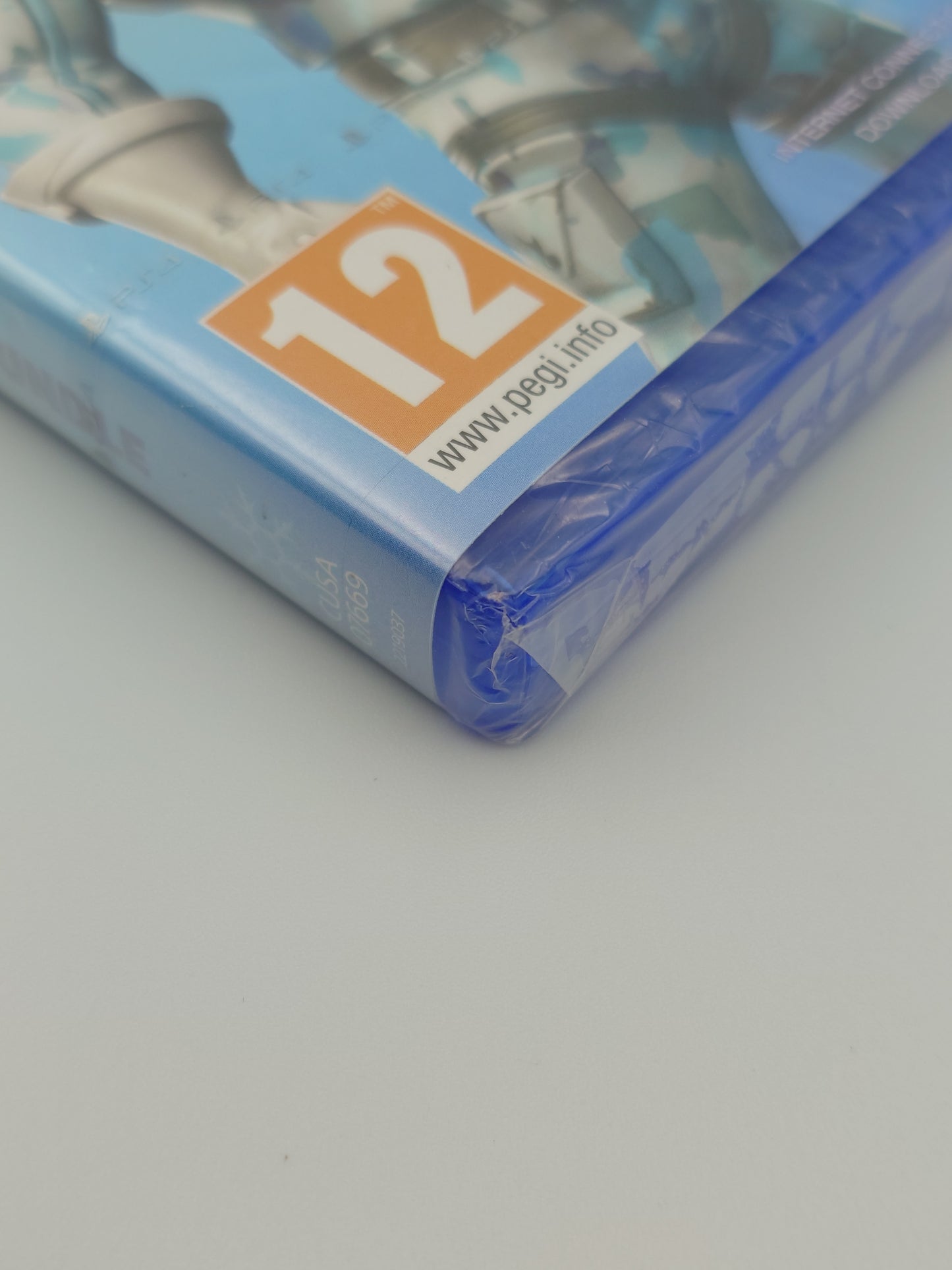 Fortnite: Deep Freeze Bundle (PS4, UK PAL) – Factory Sealed